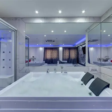 호텔 Capri Spa 3*